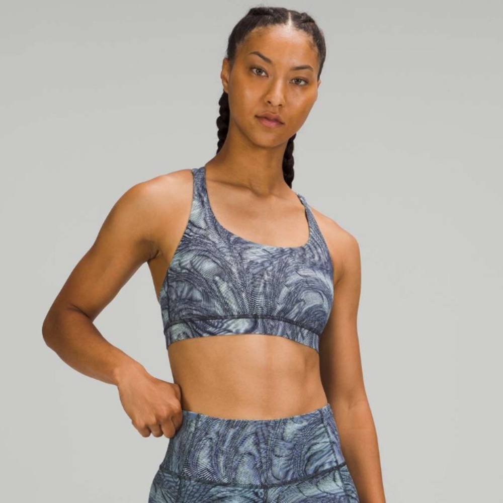 Lululemon • Energy Bra Medium Support, B–D Cup
Dimensional Icing Blue Multi
